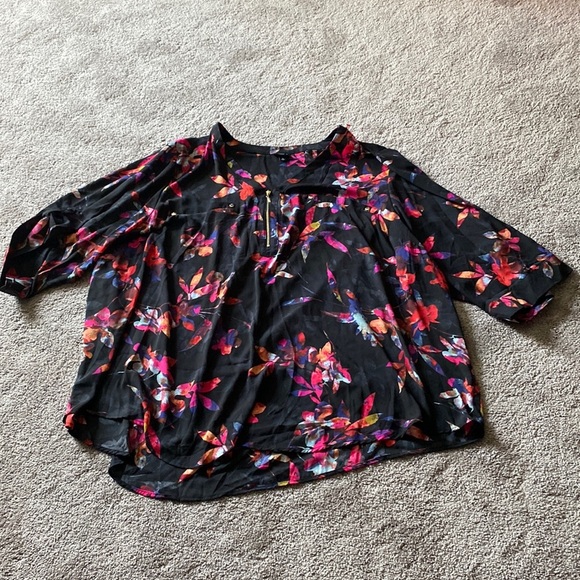 Torrid Harper Georgette Zip Front 3/4 Sleeve Flower Print Blouse SIZE 6 - Picture 3 of 7